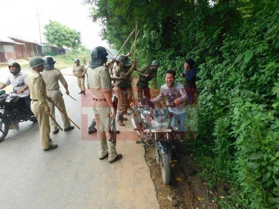 Lathicharge, Tear-gas  after mass attack police with stones